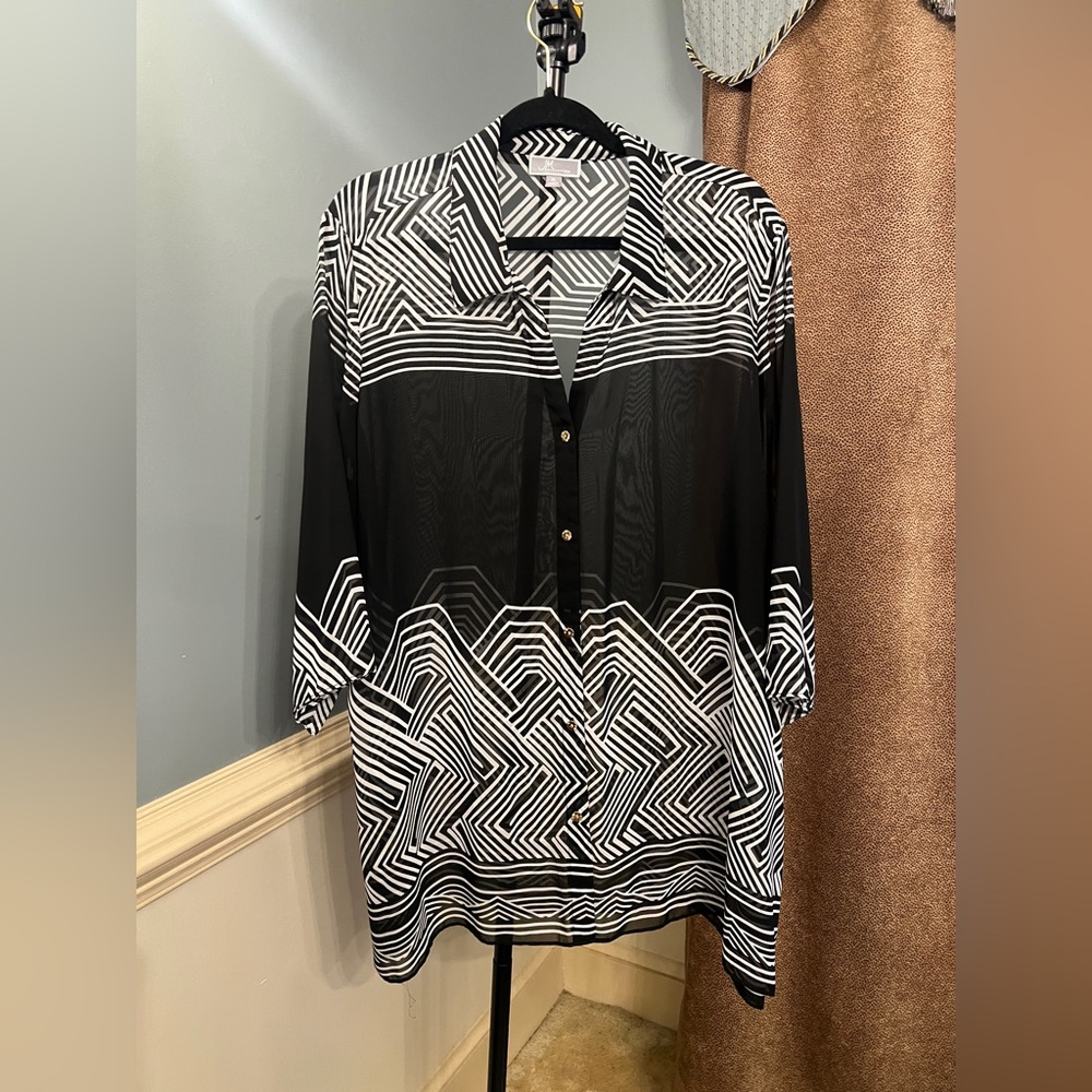 JM Collection Black and White Patterned woman’s Shirt‎ XL long sleeve chiffon
